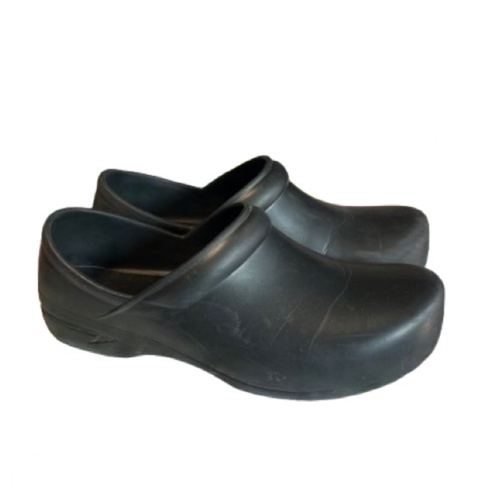 Brand Anywear size women 11 / Men 9  nursing shoes